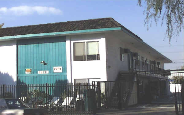 14121 Calvert St in Van Nuys, CA - Building Photo - Building Photo