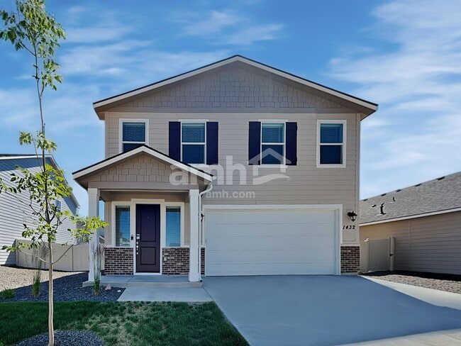 1432 N Garnet Creek Ave