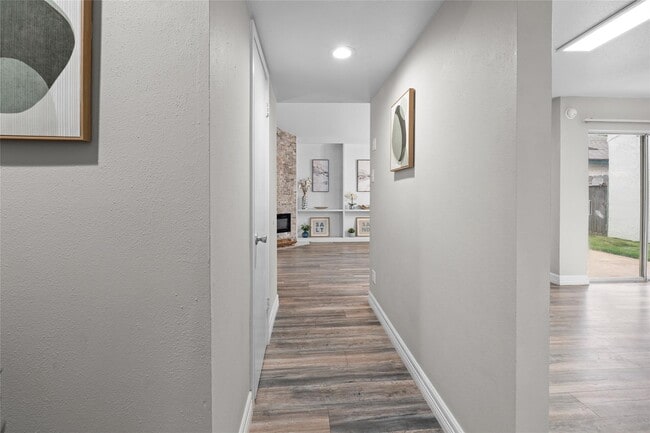 10327 Gladewood Dr in Houston, TX - Building Photo - Building Photo