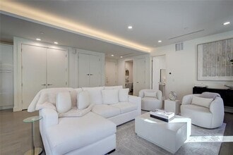 3923 Cole Ave in Dallas, TX - Building Photo - Building Photo