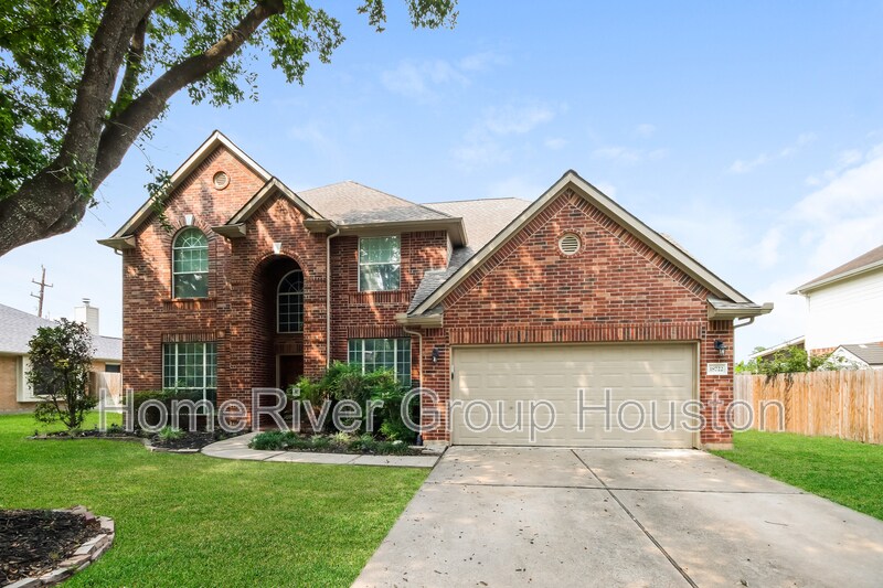 18722 Racquet Sports Way in Humble, TX - Building Photo