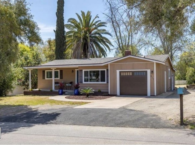 property at 917 Hamilton Ln