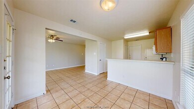915 Bougainvillea St in College Station, TX - Building Photo - Building Photo