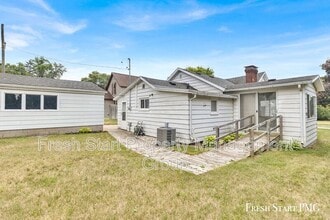 110 E Summit St in Greenville, MI - Building Photo - Building Photo