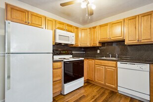 Hillside Apartments in New Milford, CT - Building Photo