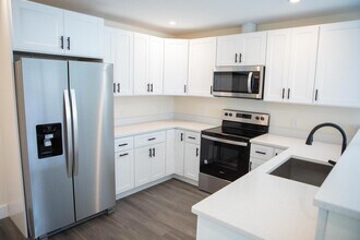 887 Federal Rd in Brookfield, CT - Building Photo - Building Photo