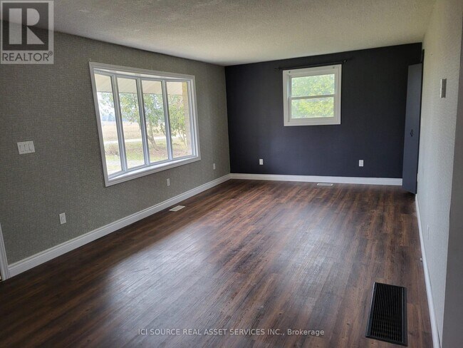 525339 Oxford Centre Rd in Norwich, ON - Building Photo - Building Photo