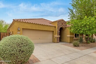 28304 N 44th Way in Cave Creek, AZ - Foto de edificio - Building Photo