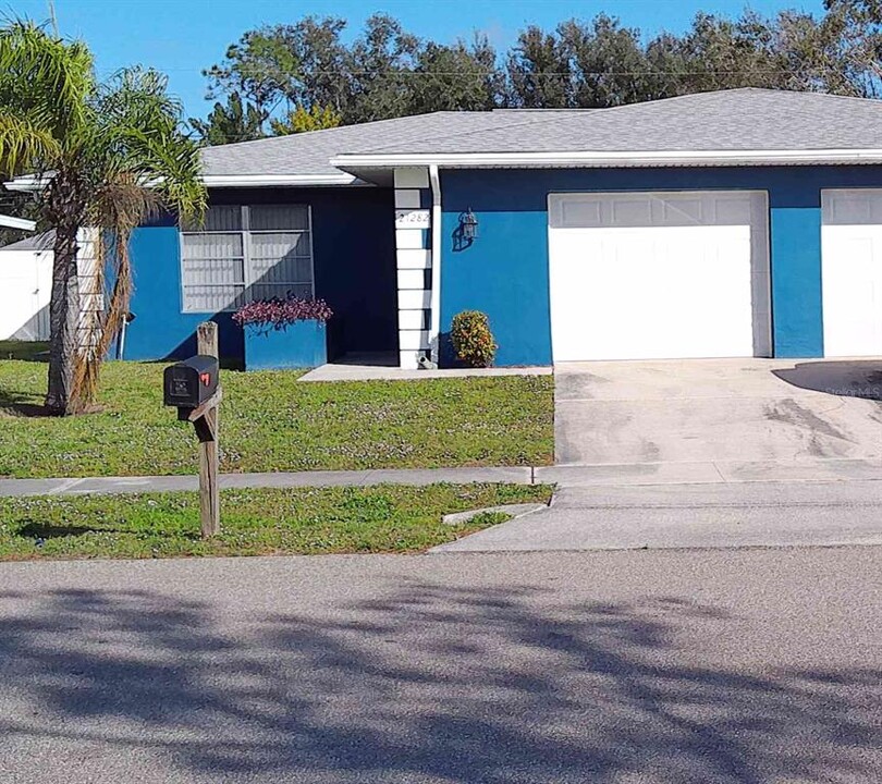 21282 Stillwater Ave in Port Charlotte, FL - Building Photo