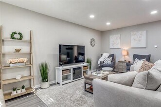 6011 Danbury Ln in Dallas, TX - Building Photo - Building Photo