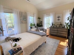 14 Flint St, Unit 1 in Somerville, MA - Building Photo - Building Photo