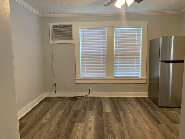 1919 Gieffers St in Lake Charles, LA - Building Photo - Building Photo