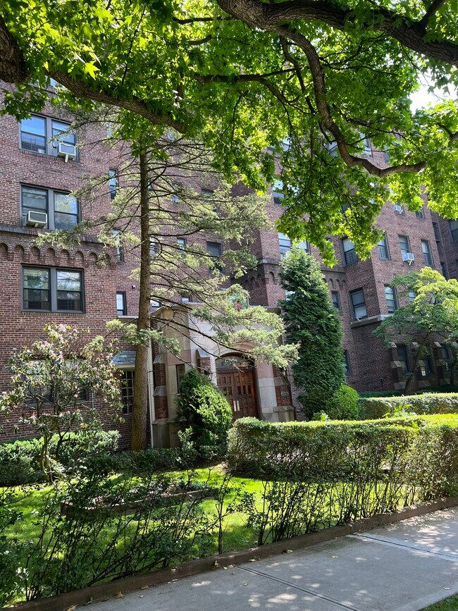 17505 Wexford Ter Apartments and Nearby Jamaica Apartments For Rent Jamaica, NY