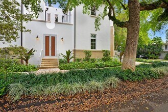649 Santander Ave in Coral Gables, FL - Building Photo - Building Photo