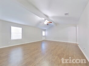 2322 Oyster Bay Ave in Texas City, TX - Foto de edificio - Building Photo