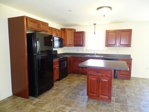 312 Meadow View Dr in Myerstown, PA - Building Photo - Building Photo