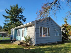 4063 SE 114th Ave in Portland, OR - Building Photo - Building Photo