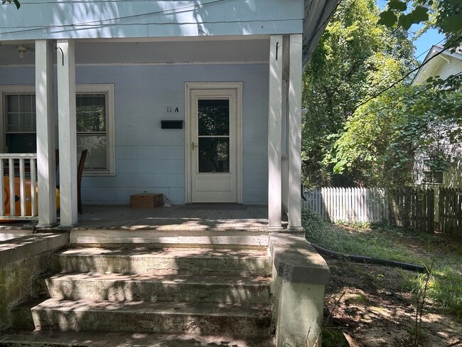 11 Springdale Ct, Unit A in Greensboro, NC - Building Photo - Building Photo