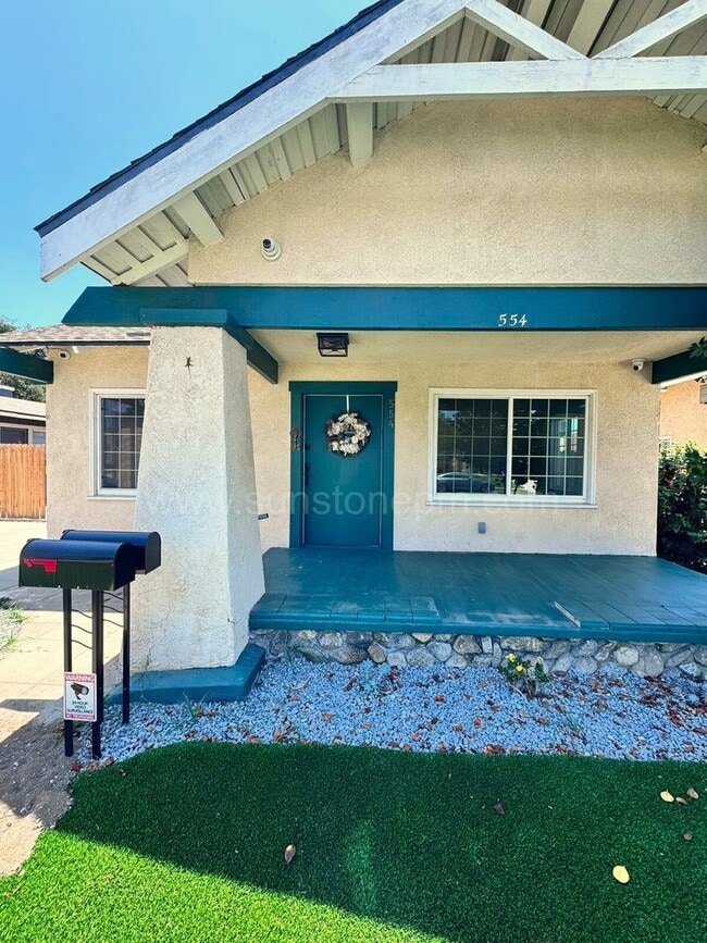 554 Randolph St in Pomona, CA - Building Photo - Building Photo