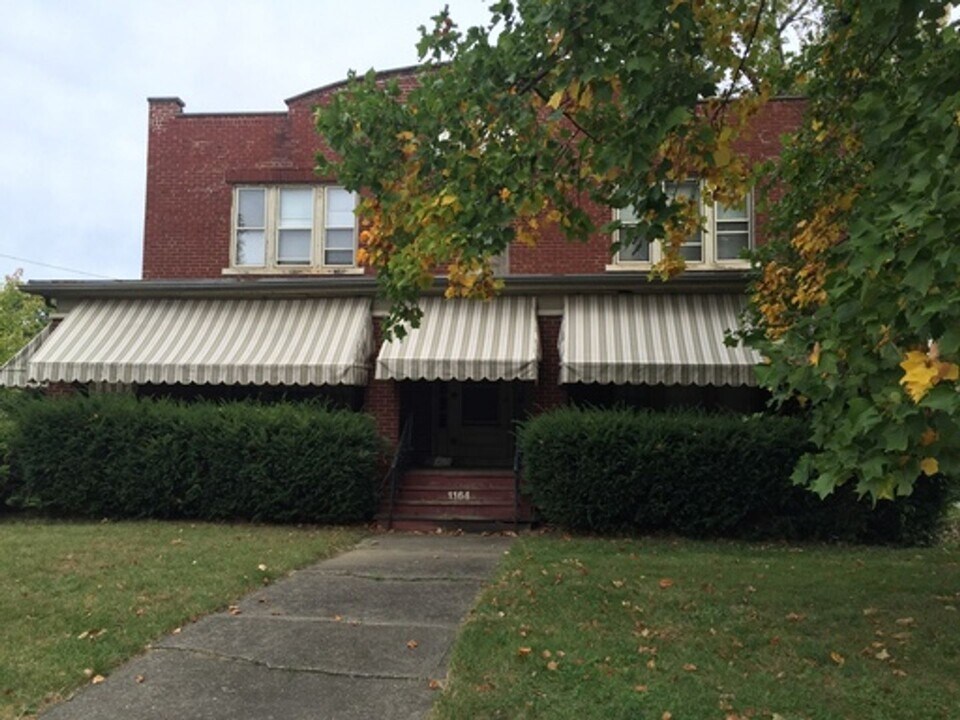 1164 Northwest Blvd in Grandview Heights, OH - Building Photo