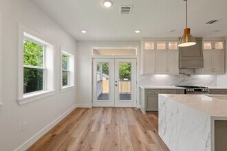 3224 Omega St in Houston, TX - Building Photo - Building Photo
