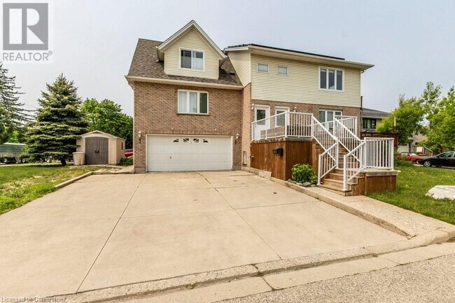3 Colyer Pl in Kitchener, ON - Building Photo - Building Photo