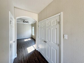 807 S Wilson St in Kaufman, TX - Building Photo - Building Photo