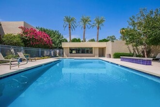 Palm Desert Apartments in Phoenix, AZ - Foto de edificio - Building Photo