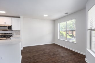 Columbia Crossing in Arlington, VA - Building Photo - Interior Photo