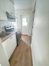 8 Peel St in Barrie, ON - Building Photo - Building Photo