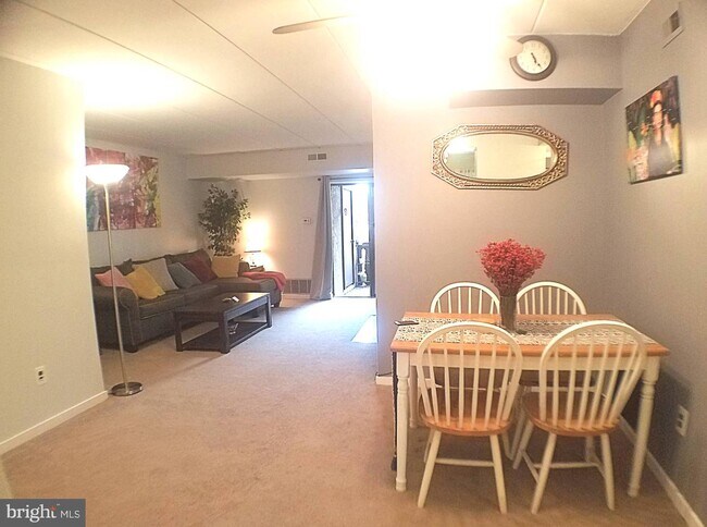 405 Shawmont Ave-Unit -D in Philadelphia, PA - Building Photo - Building Photo