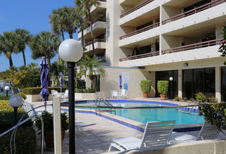 Mariner South Condominiums in Tampa, FL - Building Photo - Building Photo