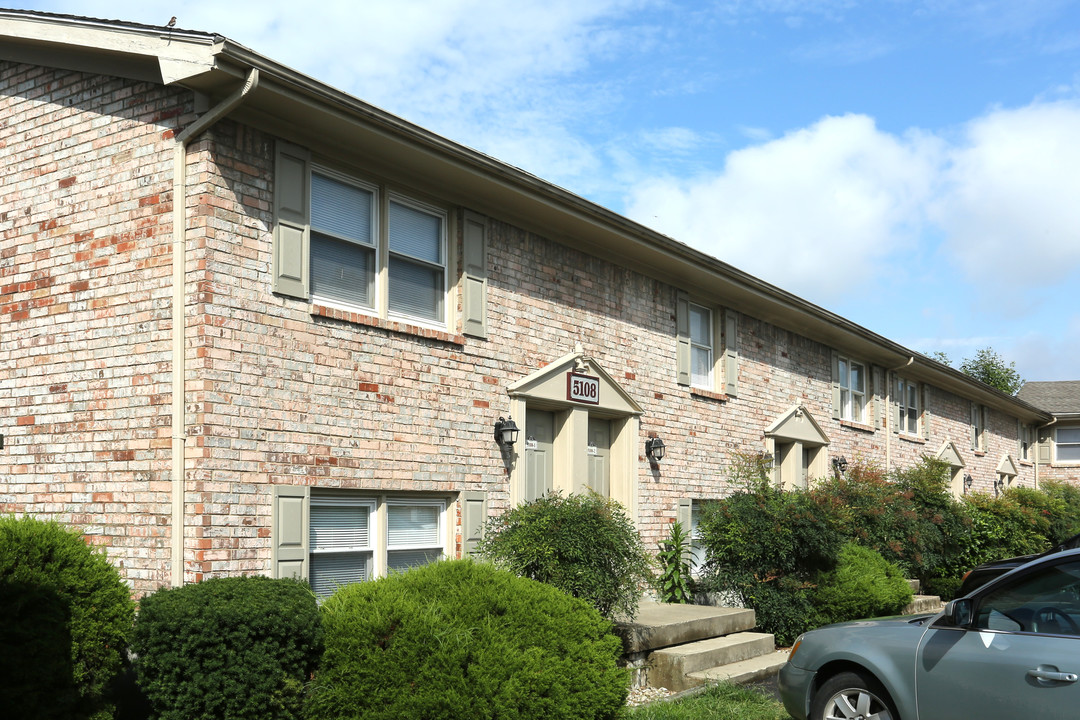 Preston Oaks in Louisville, KY - Building Photo