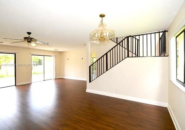 587 NW 38th Ave in Deerfield Beach, FL - Building Photo - Building Photo