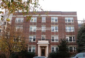 14 Centre St in Cambridge, MA - Building Photo