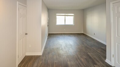1000 Beacon Pkwy E in Birmingham, AL - Building Photo - Building Photo