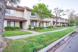 Riverwoods Apartments in Madera, CA - Building Photo - Building Photo