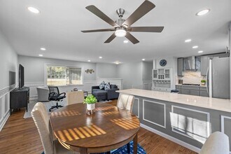 406 Snelling Rd in Raleigh, NC - Building Photo - Building Photo