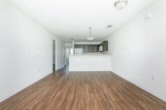 272 Hart Ln in Kissimmee, FL - Foto de edificio - Building Photo