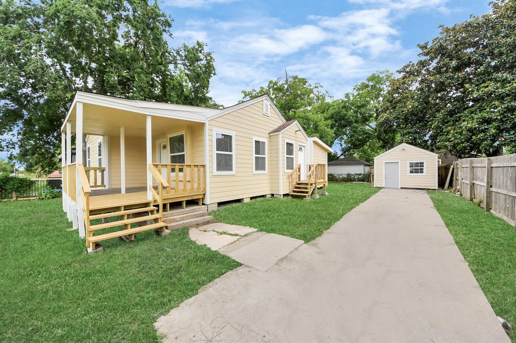 608 Thomas Ave in Pasadena, TX - Building Photo