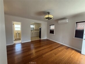 2851 E Vista St in Long Beach, CA - Building Photo - Building Photo
