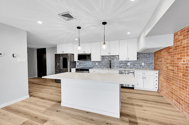 955 Eudora St in Denver, CO - Building Photo - Building Photo