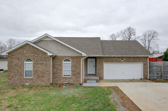 2383 Clarksville Rd in Trenton, KY - Building Photo - Building Photo