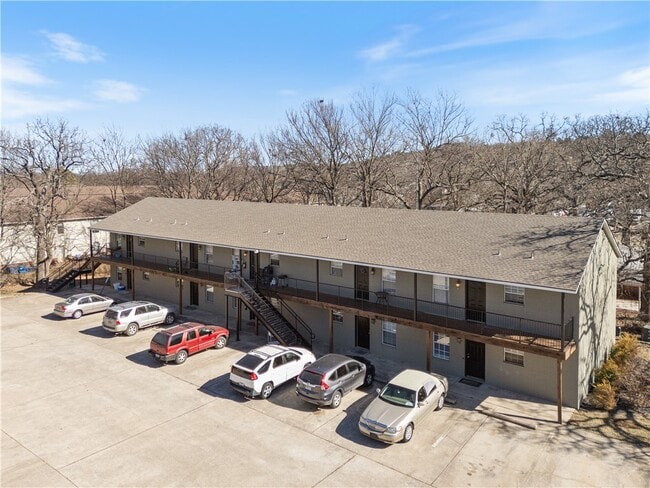 884 W Holly St in Fayetteville, AR - Building Photo - Building Photo