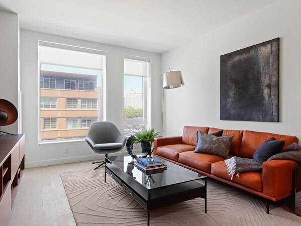 395 Harrison Ave in Boston, MA - Building Photo
