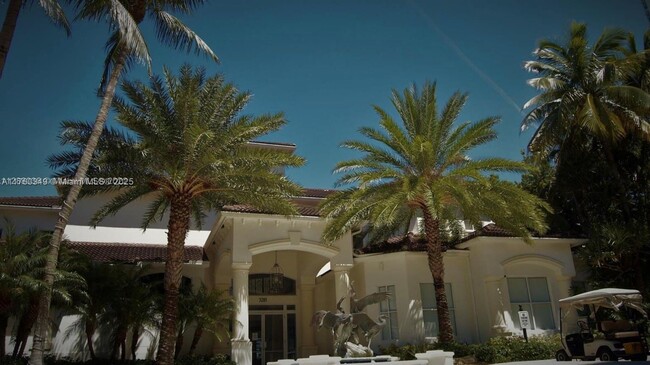 3155 NE 184th St in Aventura, FL - Building Photo - Building Photo