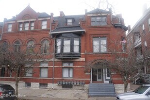 226 W Burnett Ave in Louisville, KY - Building Photo