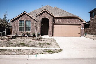 109 Whitetail Wy, Unit 2 Bedroom 1112 in Caddo Mills, TX - Building Photo - Building Photo