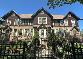 6689 N Olmsted Ave, Unit 1F in Chicago, IL - Building Photo