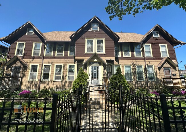 6689 N Olmsted Ave, Unit 1F